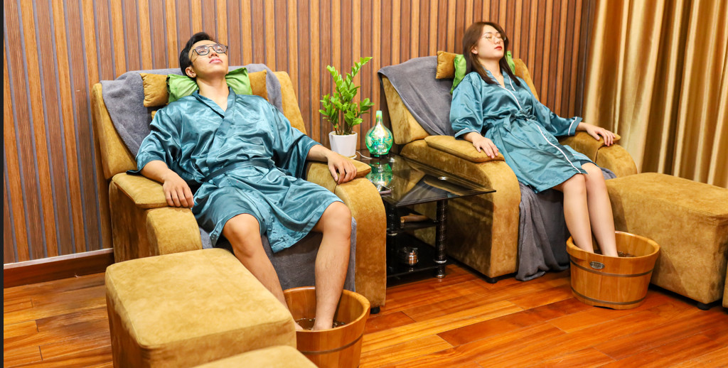 LỢI ÍCH MASSAGE CHÂN MANG LẠI